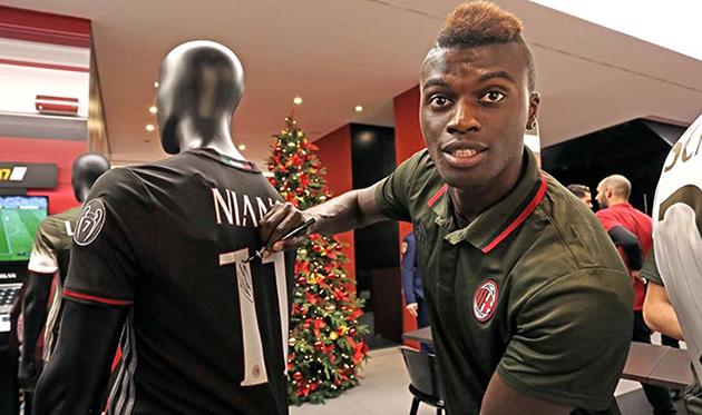Мбайе Ньянг, acmilan.com