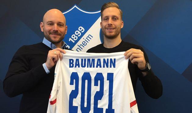 Оливер Бауманн (справа), achtzehn99.de