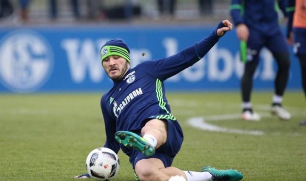 СЕАД КОЛАШИНАЦ, TWITTER