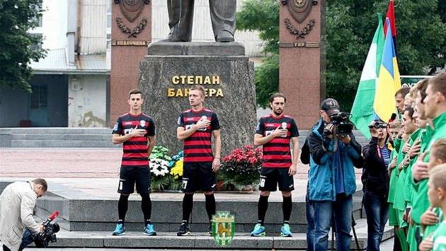 владимир костевич (слева), фк карпаты