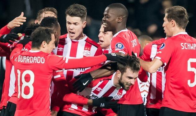 Радость игроков ПСВ, Pro Shots