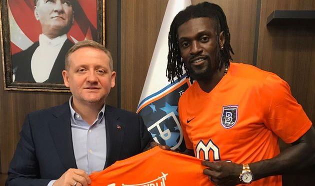 Эммануэль Адебайор (справа), ibfk.org