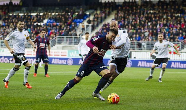 Энрич (с  мячом), Getty Images