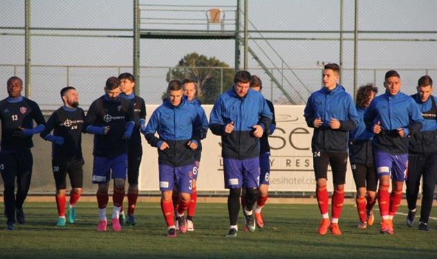 селезнев и близниченко (в центре), kardemirkarabukspor.org.tr