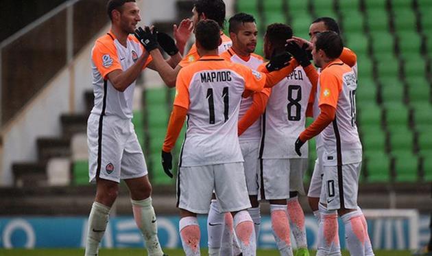 Игроки Шахтера празднуют взятие ворот, shakhtar.com