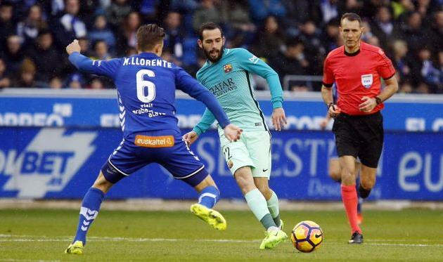 Алейш Видаль в игре с Алавесом, fcbarcelona.com