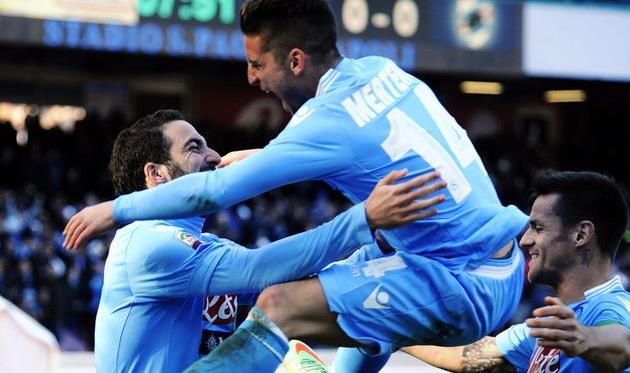 Гонсало Игуаин, Дрис Мертенс, AP