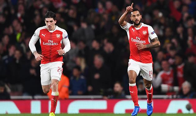 Эктор Бельерин и Тео Уолкотт, getty images