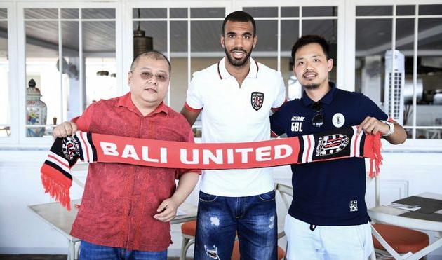 ильвано Комвалиус, Bali United