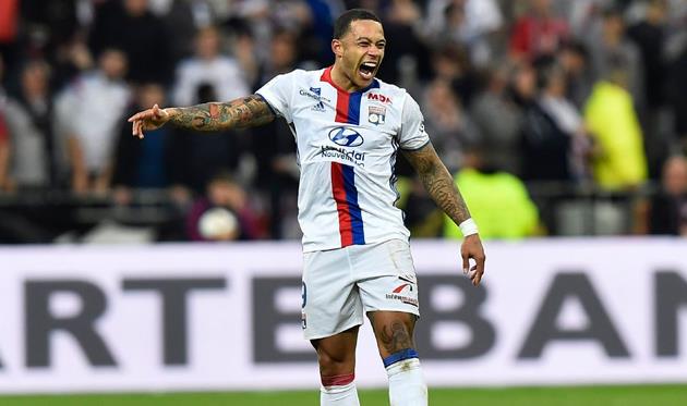 Мемфис Депай, twitter.com/SquawkaNews