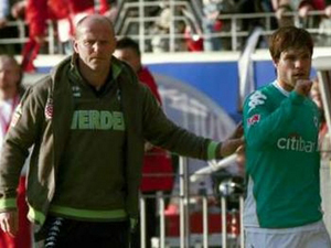 Шааф успокаивает лидера, фото Reuters