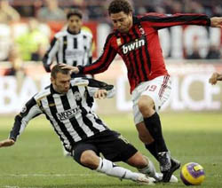 Лориа против Ронни, фото Reuters