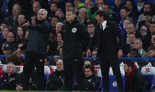 Арбитр явно устал от шоу тренеров, Getty Images