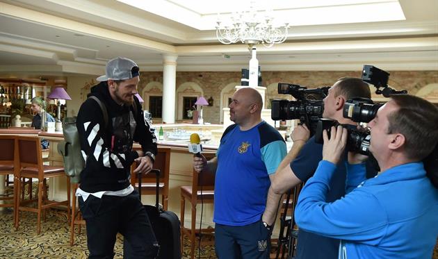 Дениса Бойко встретила в Австрии пресс-служба сборной Украины