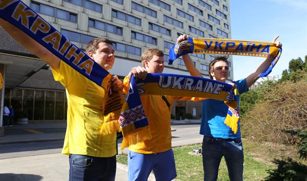 Фанати з фан-руху 