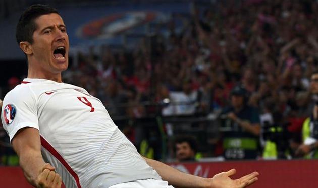 Роберт Левандовски, Squawka Football‏