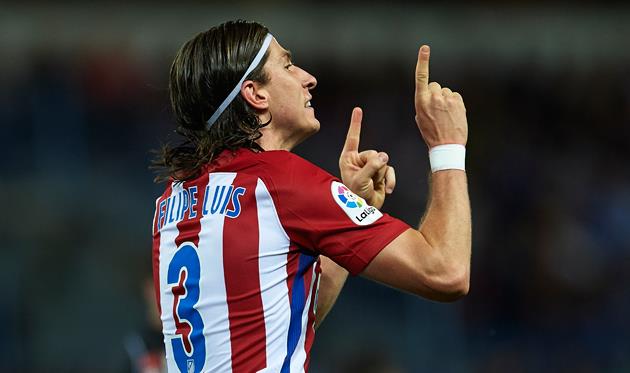 Филипе Луис празднует гол в ворота Малаги, Getty Images