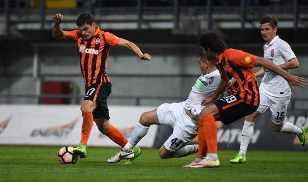 Максим Малышев (слева), ФК Шахтер