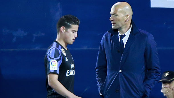 Хамес Родригес и Зинедин Зидан, - Getty Images