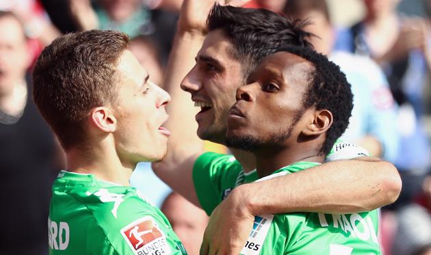 Игроки Боруссии М празднуют гол в ворота Кельна, Getty Images