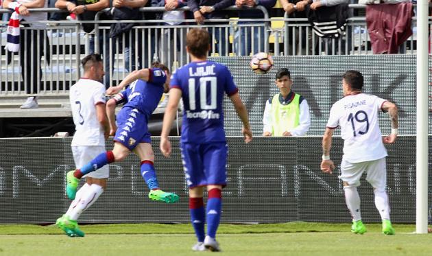 Гол Андреа Белотти в ворота Кальяри, - Getty Images