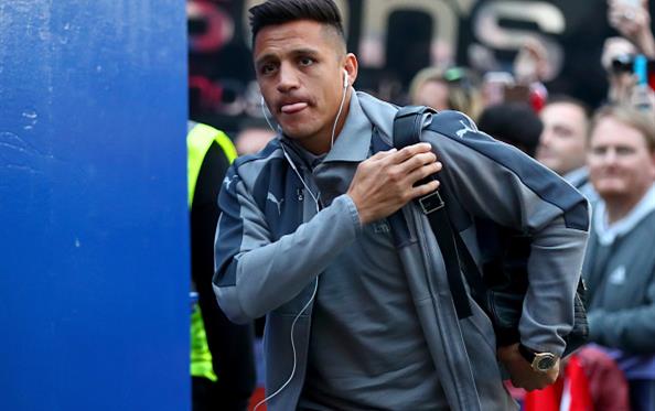 Санчес может отправиться в Азию, Getty Images