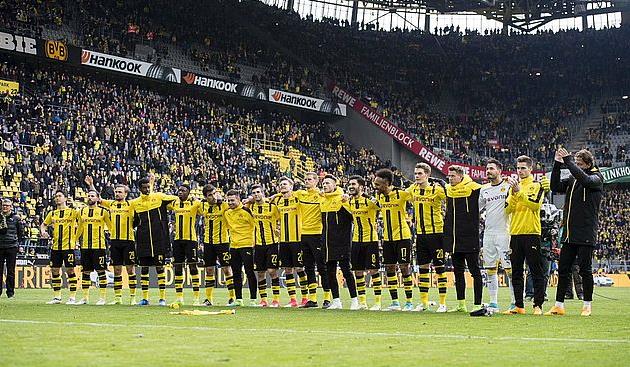 twitter.com/bvb