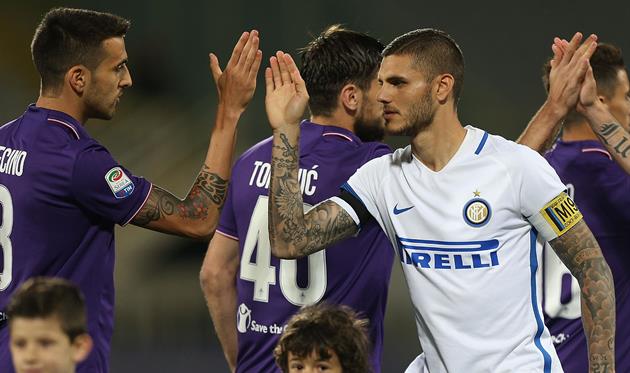 Матиас Весино (слева) и Мауро Икарди еще не знают, что забьют пять мячей на двоих, Getty Images