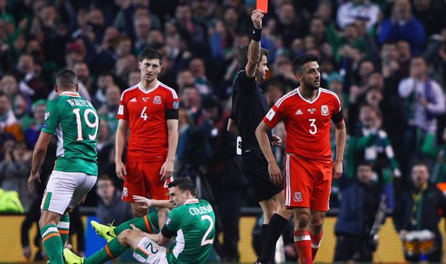 Нил Тейлор удален за фол против Шимуса Коулмэна, Getty Images