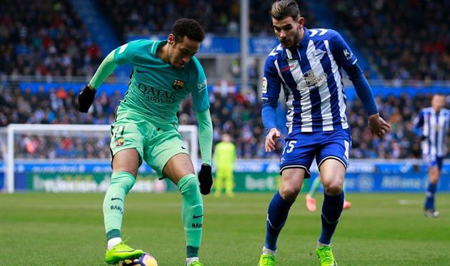 Тео Эрнандес (справа) против Неймара, Getty Images