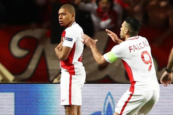 Киллиан Мбаппе (слева) и Радамель Фалькао, Getty Images