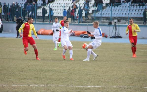 Днепр продолжает борьбу за выживание, ФК Зирка