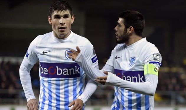 Руслан Малиновский (слева) стал основным игроком Генка