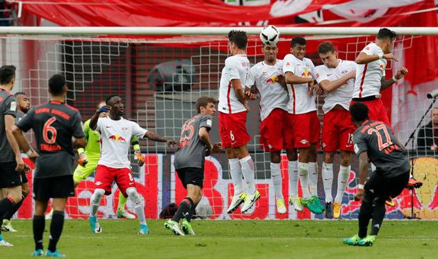 Давид Алаба сравнивает счет ударом со штрафного, Getty Images