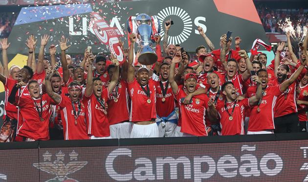 Бенфика берет заслуженное чемпионство, slbenfica.pt