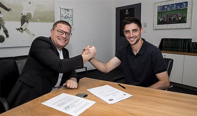 Ларс Штиндль (справа), borussia.de