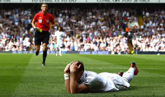 Желтая карточка Гарету Бэйлу за симуляцию в 2013 году, Getty Images