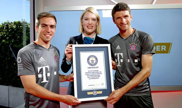 Филипп Лам и Томас Мюллер получили сертификат, fcbayern.com