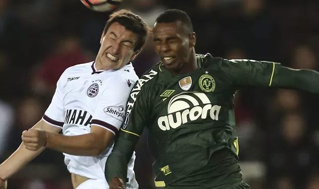 Луис Отавиу (справа), AP Photo