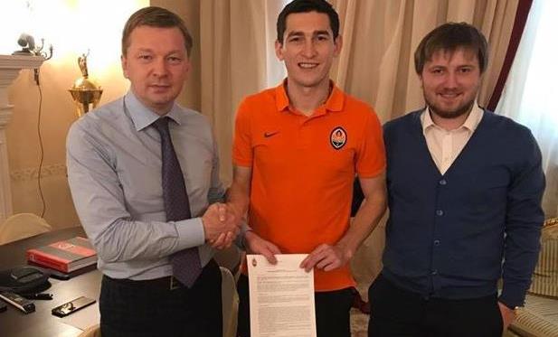 Степаненко подписал новый контракт с Шахтером