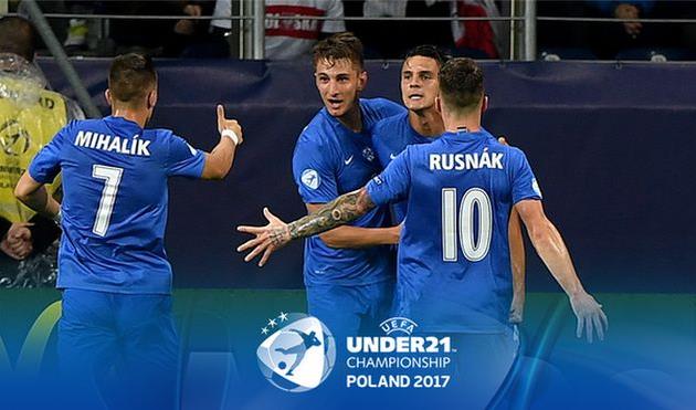 Сборная Словакии празднует взятие ворот, twitter.com/UEFAUnder21