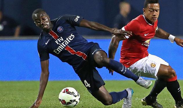 Матуилди (слева) в матче против МЮ, getty images