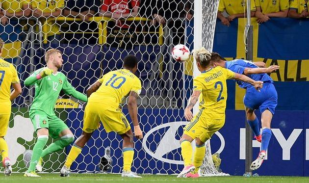 МАРТИН ХРИЕН ЗАБИВАЕТ ПЕРВЫЙ ГОЛ СЛОВАКОВ В МАТЧЕ, UEFA.COM