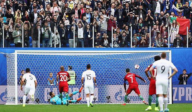 Гол Криштиану в ворота сборной Новой Зеландии, getty images