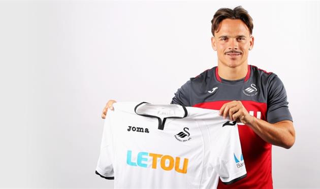 Роке Меса - игрок Суонси, swanseacity.com
