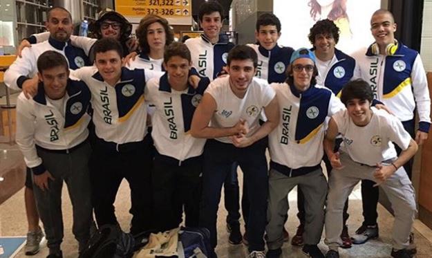 Сборная Бразилии U-18 перед отправкой на турнир, instagram.com