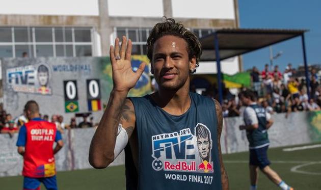 Неймар, Splash News