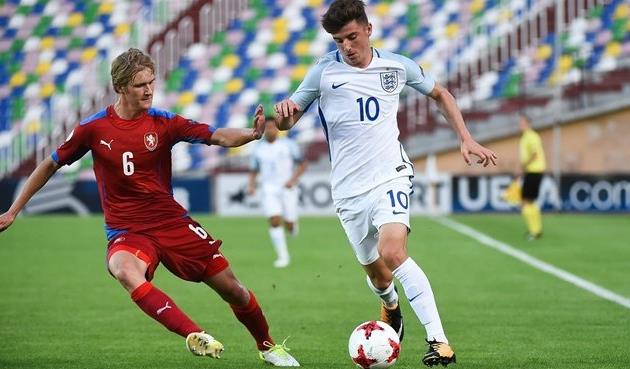 Эмиль Тишлер и Мейсон Маунт, UEFA.com