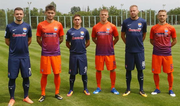 Игроки Мариуполя в новой форме, ФК Мариуполь