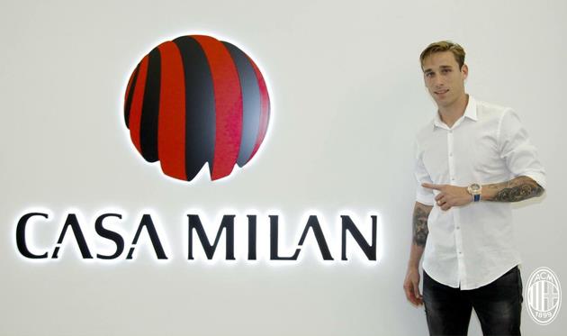 Лукас Билья, acmilan.com
